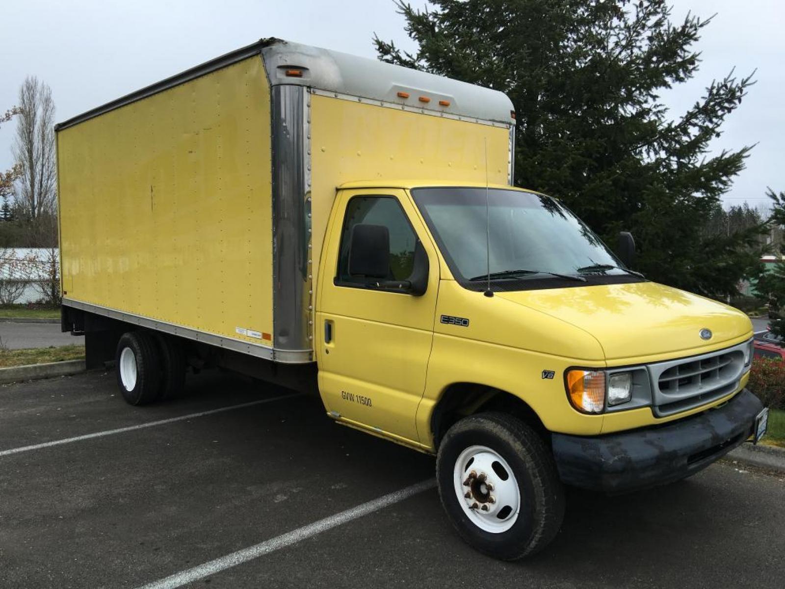 1998 Yellow box truck /Gray Ford Econoline Commercial Cutaway cutaway box (1FDWE37L5WH) with an V-8 engine, Automatic transmission, located at 1283 SE Sedgwick Road, Port Orchard, WA, 98366, (360) 876-9300, 47.505535, -122.635643 - For the movers and contractors of the world. This is a ex-Ryder truck, huge box with a ramp and a few internal shelving built in. Shelves can be removed! We also rent this vehicle in our sister company Affordable Car Rentals (ACR). You can buy it or you can rent it! You can't find these just an - Photo #4