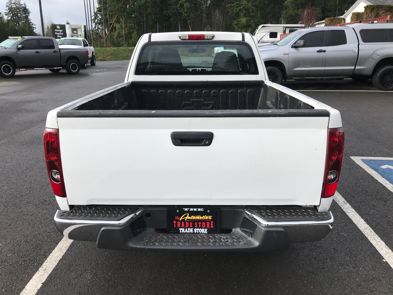 2007 White /Gray Chevrolet Colorado LS Ext. Cab 2WD (1GCCS19E278) with an 3.7L L5 DOHC 20V engine, Automatic transmission, located at 1283 SE Sedgwick Road, Port Orchard, WA, 98366, (360) 876-9300, 47.505535, -122.635643 - Awesome local "Trade-In" with meticulous service records! 2007 Chevrolet Colorado LS Ex-Cab truck with an automatic transmission. Featuring ABS brakes, A-C, Cruise, Tilt, AM-FM-MP3, Bed-Liner and more. Great truck for commuting, working around the house or possibly for that first time buyer? We of - Photo #4