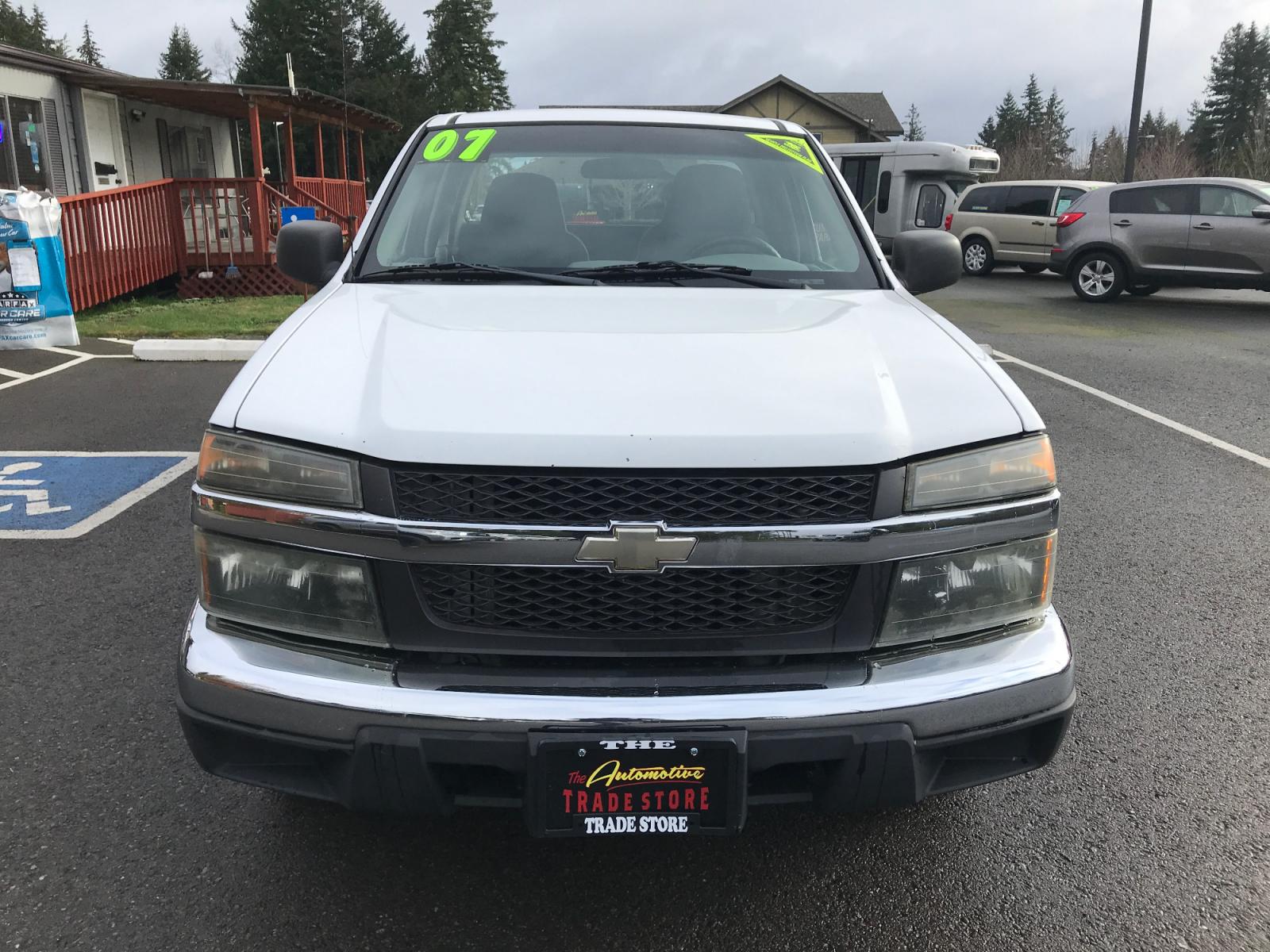 2007 White /Gray Chevrolet Colorado LS Ext. Cab 2WD (1GCCS19E278) with an 3.7L L5 DOHC 20V engine, Automatic transmission, located at 1283 SE Sedgwick Road, Port Orchard, WA, 98366, (360) 876-9300, 47.505535, -122.635643 - Awesome local "Trade-In" with meticulous service records! 2007 Chevrolet Colorado LS Ex-Cab truck with an automatic transmission. Featuring ABS brakes, A-C, Cruise, Tilt, AM-FM-MP3, Bed-Liner and more. Great truck for commuting, working around the house or possibly for that first time buyer? We of - Photo #8