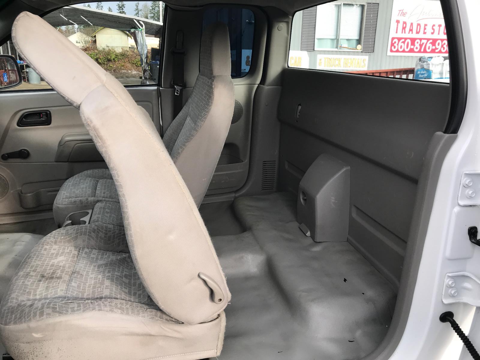 2007 White /Gray Chevrolet Colorado LS Ext. Cab 2WD (1GCCS19E278) with an 3.7L L5 DOHC 20V engine, Automatic transmission, located at 1283 SE Sedgwick Road, Port Orchard, WA, 98366, (360) 876-9300, 47.505535, -122.635643 - Awesome local "Trade-In" with meticulous service records! 2007 Chevrolet Colorado LS Ex-Cab truck with an automatic transmission. Featuring ABS brakes, A-C, Cruise, Tilt, AM-FM-MP3, Bed-Liner and more. Great truck for commuting, working around the house or possibly for that first time buyer? We of - Photo #10