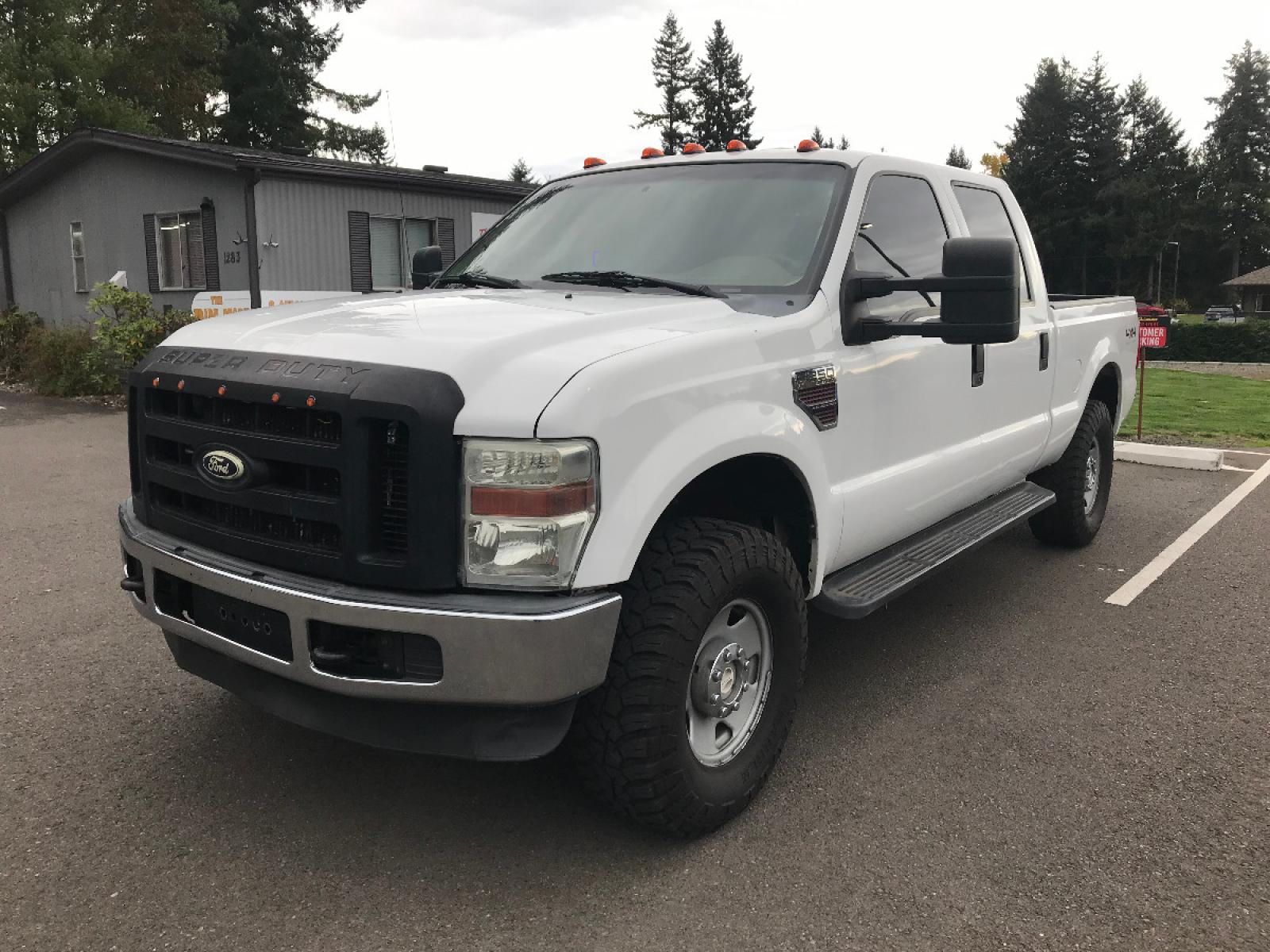 2009 White /Gray Ford F-250 SD XL (1FTSW21R59E) with an 6.4L V8 OHV 32V TURBO DIESEL engine, Automatic transmission, located at 1283 SE Sedgwick Road, Port Orchard, WA, 98366, (360) 876-9300, 47.505535, -122.635643 - **Dealer Statement**: The Trade Store offers the nicest previously owned inventory you'll find of cars, vans, trucks and more. We offer many banks, credit unions and special financing options to fit your needs regardless of your credit, as well as sourcing of specific vehicles for qualified custome - Photo #0