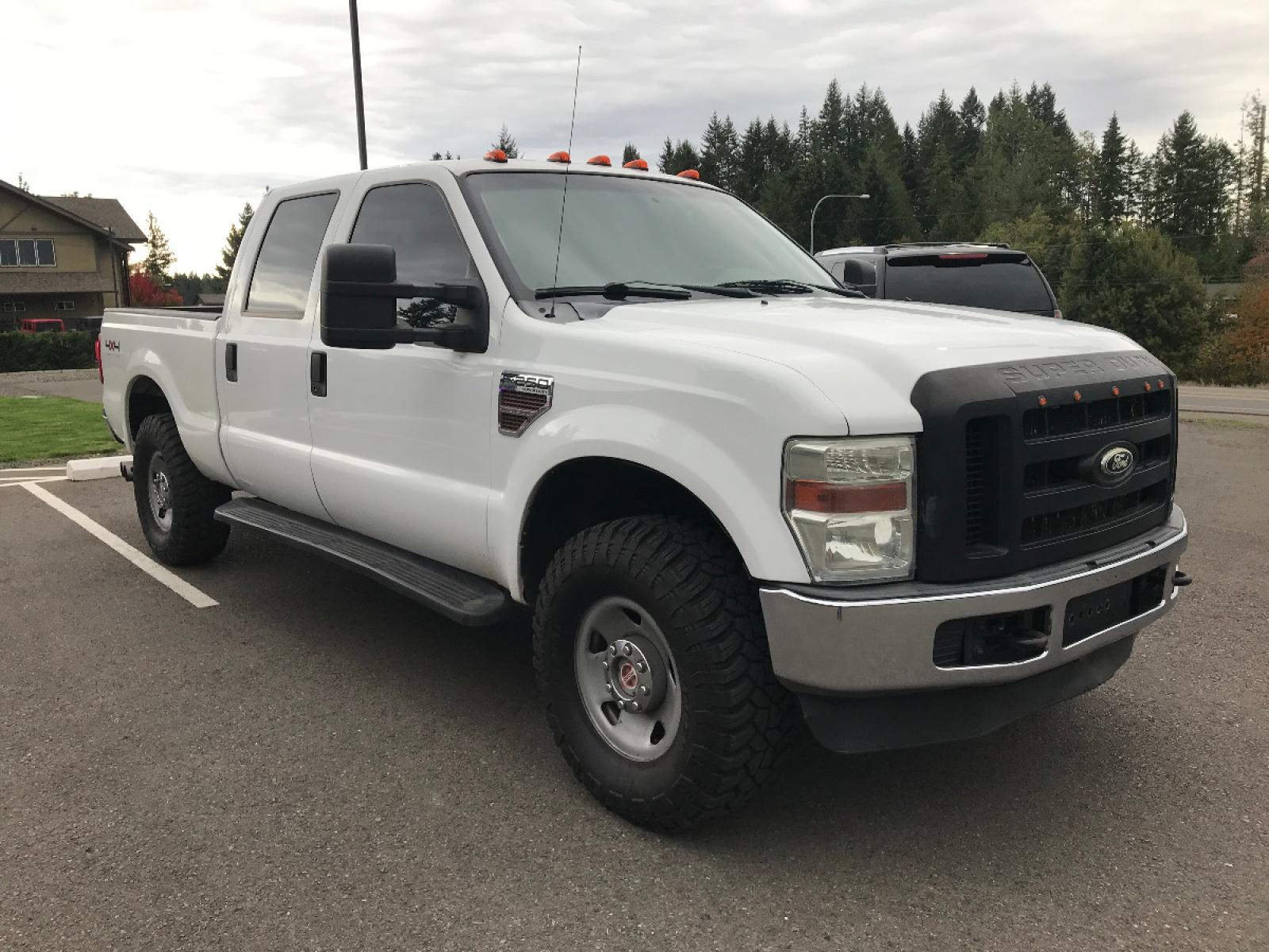 2009 White /Gray Ford F-250 SD XL (1FTSW21R59E) with an 6.4L V8 OHV 32V TURBO DIESEL engine, Automatic transmission, located at 1283 SE Sedgwick Road, Port Orchard, WA, 98366, (360) 876-9300, 47.505535, -122.635643 - Please read notes! This truck needs some engine or exhaust work, but does run and drive. Possible engine repairs needed? **Dealer Statement**: The Trade Store offers the nicest previously owned inventory you'll find of cars, vans, trucks and more. We offer many banks, credit unions and special f - Photo #3
