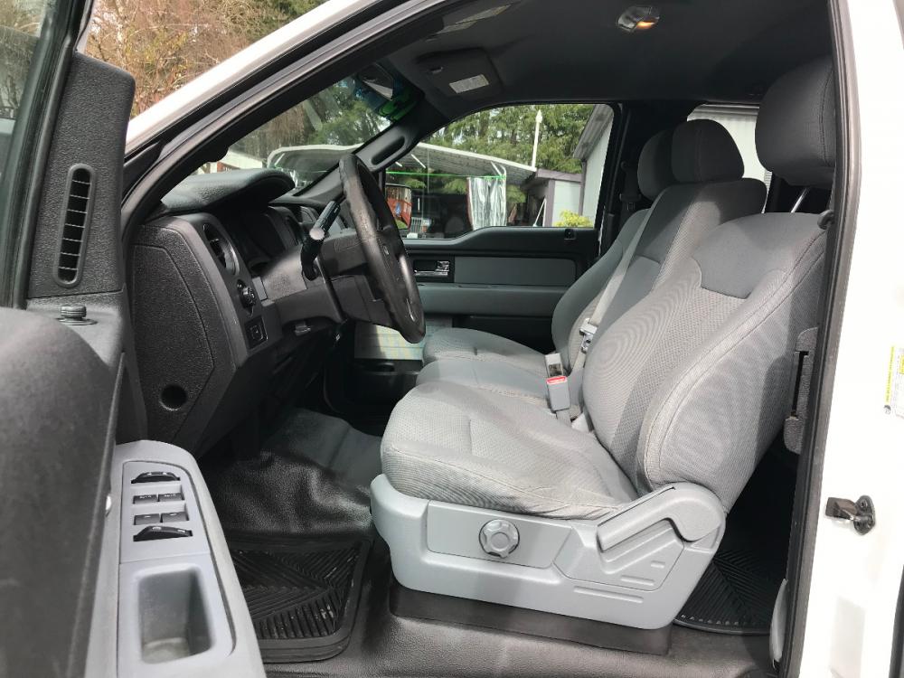2013 White /Gray Ford F-150 XLT SuperCab 8-ft. Bed 2WD ( 1FTEX1CM8D) with an 3.7L V6 DOHC 24V engine, 6-Speed Automatic transmission, located at 1283 SE Sedgwick Road, Port Orchard, WA, 98366, (360) 876-9300, 47.505535, -122.635643 - Come check out this great family or work truck! Featuring the 3.7-liter V6 with an automatic transmission and FlexFuel, 4-wheel ABS, power Locks/Windows, cruise control, tilt wheel and stereo with CD/FM/AM. Tow Hitch and a Bed-liner. We offer multiple lenders for your convenience and warranty packag - Photo #9