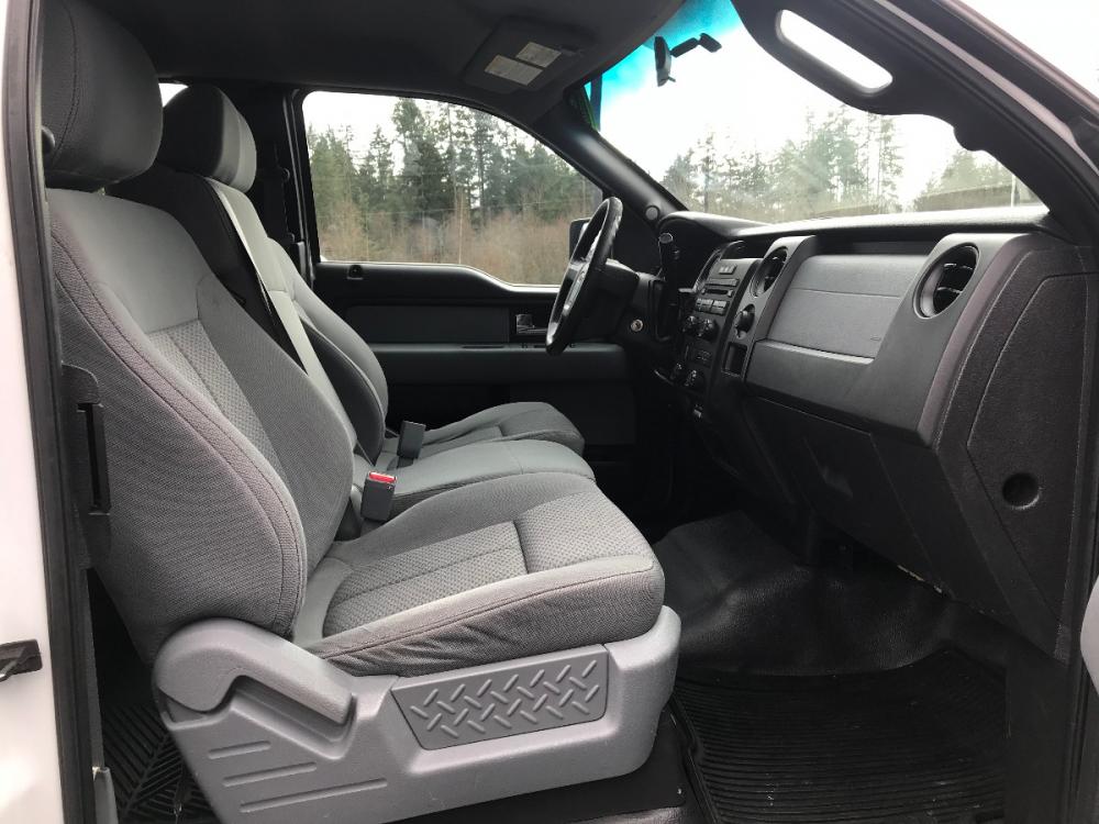 2013 White /Gray Ford F-150 XLT SuperCab 8-ft. Bed 2WD ( 1FTEX1CM8D) with an 3.7L V6 DOHC 24V engine, 6-Speed Automatic transmission, located at 1283 SE Sedgwick Road, Port Orchard, WA, 98366, (360) 876-9300, 47.505535, -122.635643 - Come check out this great family or work truck! Featuring the 3.7-liter V6 with an automatic transmission and FlexFuel, 4-wheel ABS, power Locks/Windows, cruise control, tilt wheel and stereo with CD/FM/AM. Tow Hitch and a Bed-liner. We offer multiple lenders for your convenience and warranty packag - Photo #13