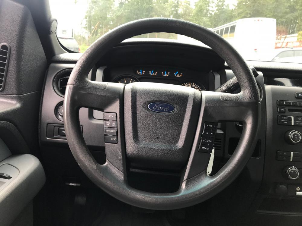2013 White /Gray Ford F-150 XLT SuperCab 8-ft. Bed 2WD ( 1FTEX1CM8D) with an 3.7L V6 DOHC 24V engine, 6-Speed Automatic transmission, located at 1283 SE Sedgwick Road, Port Orchard, WA, 98366, (360) 876-9300, 47.505535, -122.635643 - Come check out this great family or work truck! Featuring the 3.7-liter V6 with an automatic transmission and FlexFuel, 4-wheel ABS, power Locks/Windows, cruise control, tilt wheel and stereo with CD/FM/AM. Tow Hitch and a Bed-liner. We offer multiple lenders for your convenience and warranty packag - Photo #14