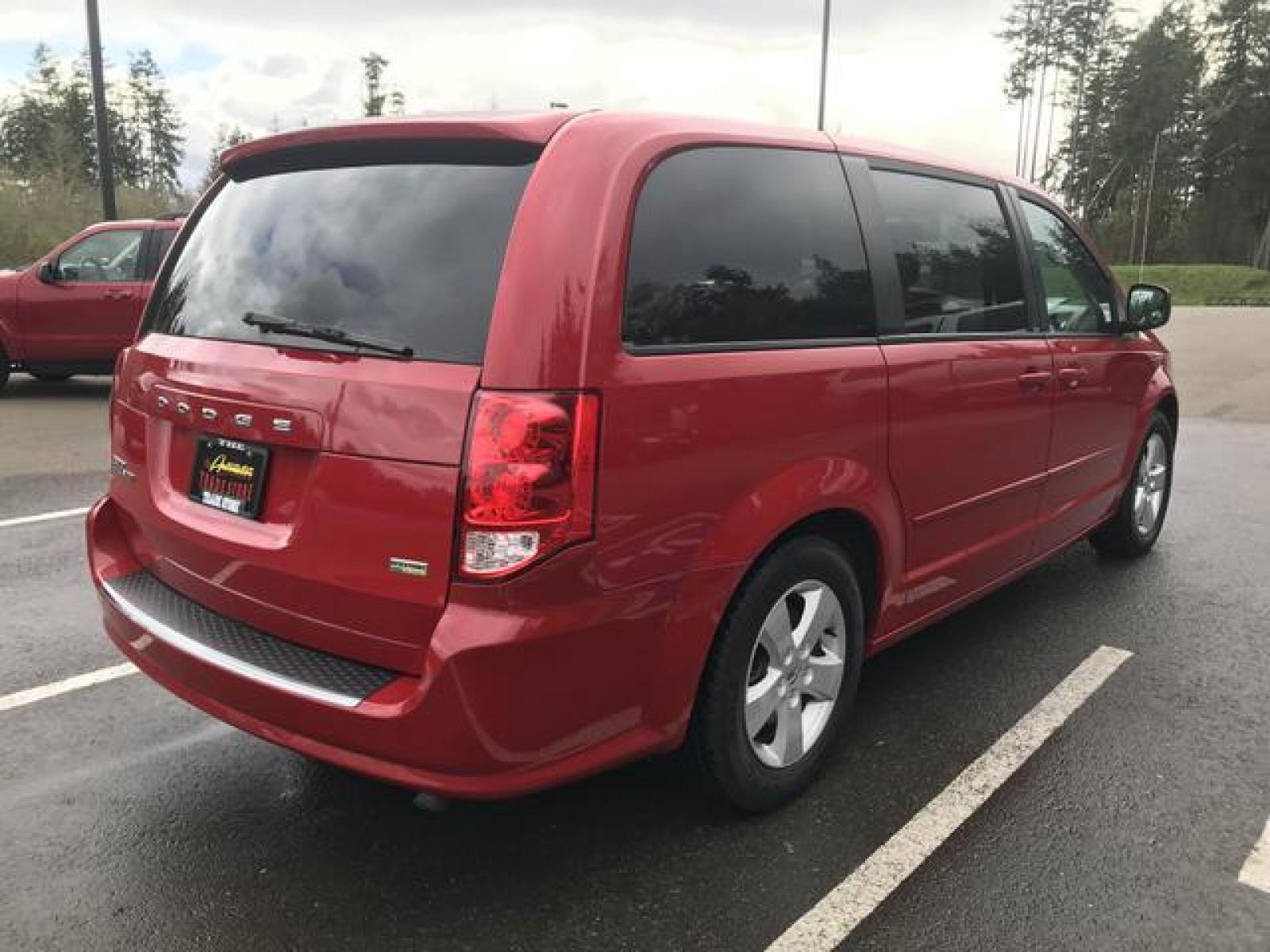 2013 Red /Black Dodge Grand Caravan Passenger SE Minivan 4D (2C4RDGBG2DR) with an 3.6L V6 DOHC 24V engine, Automatic, 6-Spd transmission, located at 1283 SE Sedgwick Road, Port Orchard, WA, 98366, (360) 876-9300, 47.505535, -122.635643 - **Dealer Statement: The Trade Store offers the nicest previously owned inventory you'll find of cars, vans, trucks and more. We offer many banks, credit unions and special financing options to fit your needs regardless of your credit, as well as sourcing of specific vehicles for qualified custom - Photo #5