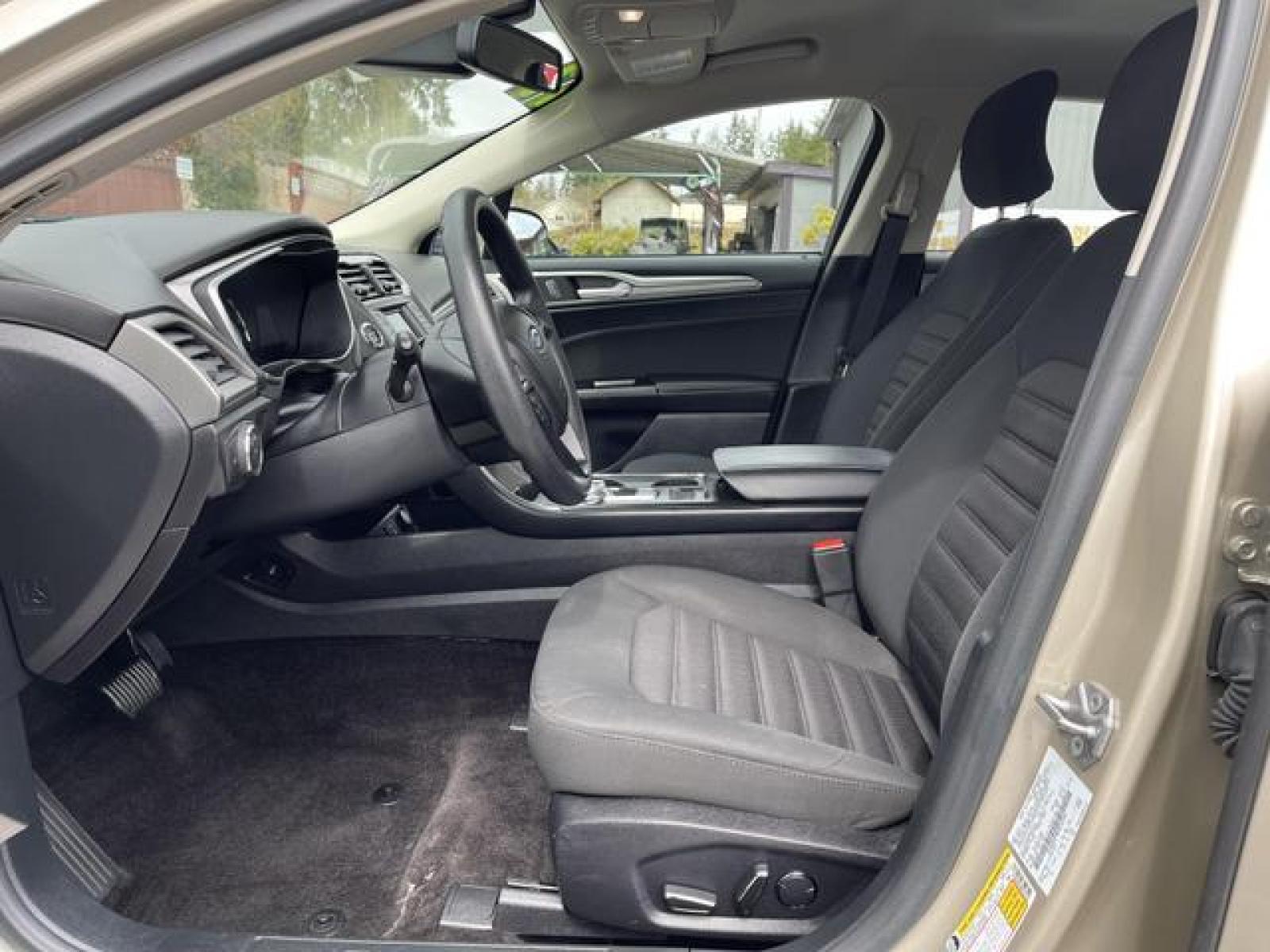 2017 Gold /Black Ford Fusion SE Sedan 4D (3FA6P0H78HR) with an 2.5L L4 DOHC 16V engine, Auto, 6-Spd SelectShift transmission, located at 1283 SE Sedgwick Road, Port Orchard, WA, 98366, (360) 876-9300, 47.505535, -122.635643 - **Dealer Statement: The Trade Store offers the nicest previously owned inventory you'll find of cars, vans, trucks and more. We offer many banks, credit unions and special financing options to fit your needs regardless of your credit, as well as sourcing of specific vehicles for qualified custom - Photo #9