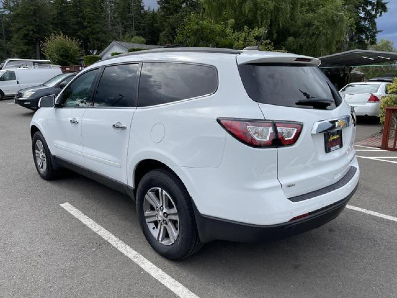 2016 White /Black Chevrolet Traverse LT Sport Utility 4D (1GNKVGKD9GJ) with an 3.6L V6 DOHC 24V engine, Automatic, 6-Spd transmission, located at 1283 SE Sedgwick Road, Port Orchard, WA, 98366, (360) 876-9300, 47.505535, -122.635643 - **Dealer Statement: The Trade Store offers the nicest previously owned inventory you'll find of cars, vans, trucks and more. We offer many banks, credit unions and special financing options to fit your needs regardless of your credit, as well as sourcing of specific vehicles for qualified custom - Photo #3