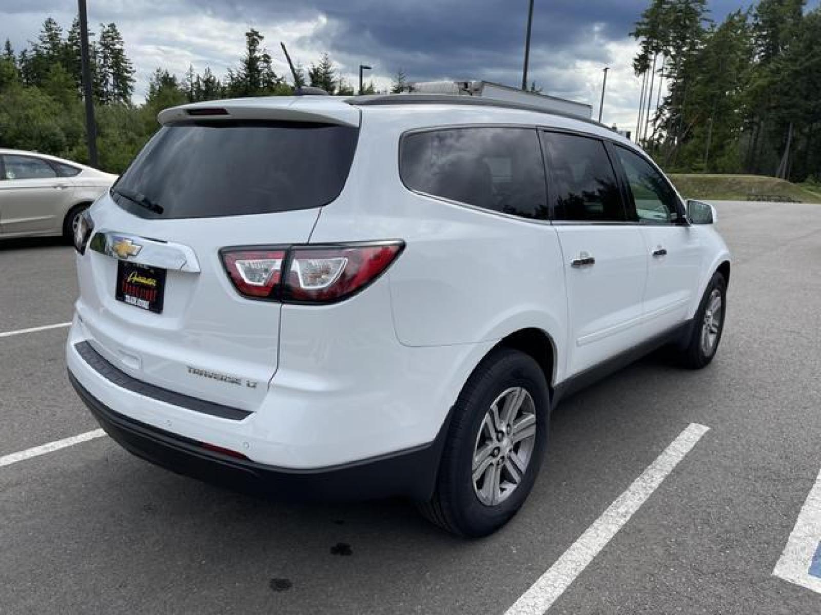 2016 White /Black Chevrolet Traverse LT Sport Utility 4D (1GNKVGKD9GJ) with an 3.6L V6 DOHC 24V engine, Automatic, 6-Spd transmission, located at 1283 SE Sedgwick Road, Port Orchard, WA, 98366, (360) 876-9300, 47.505535, -122.635643 - **Dealer Statement: The Trade Store offers the nicest previously owned inventory you'll find of cars, vans, trucks and more. We offer many banks, credit unions and special financing options to fit your needs regardless of your credit, as well as sourcing of specific vehicles for qualified custom - Photo #5