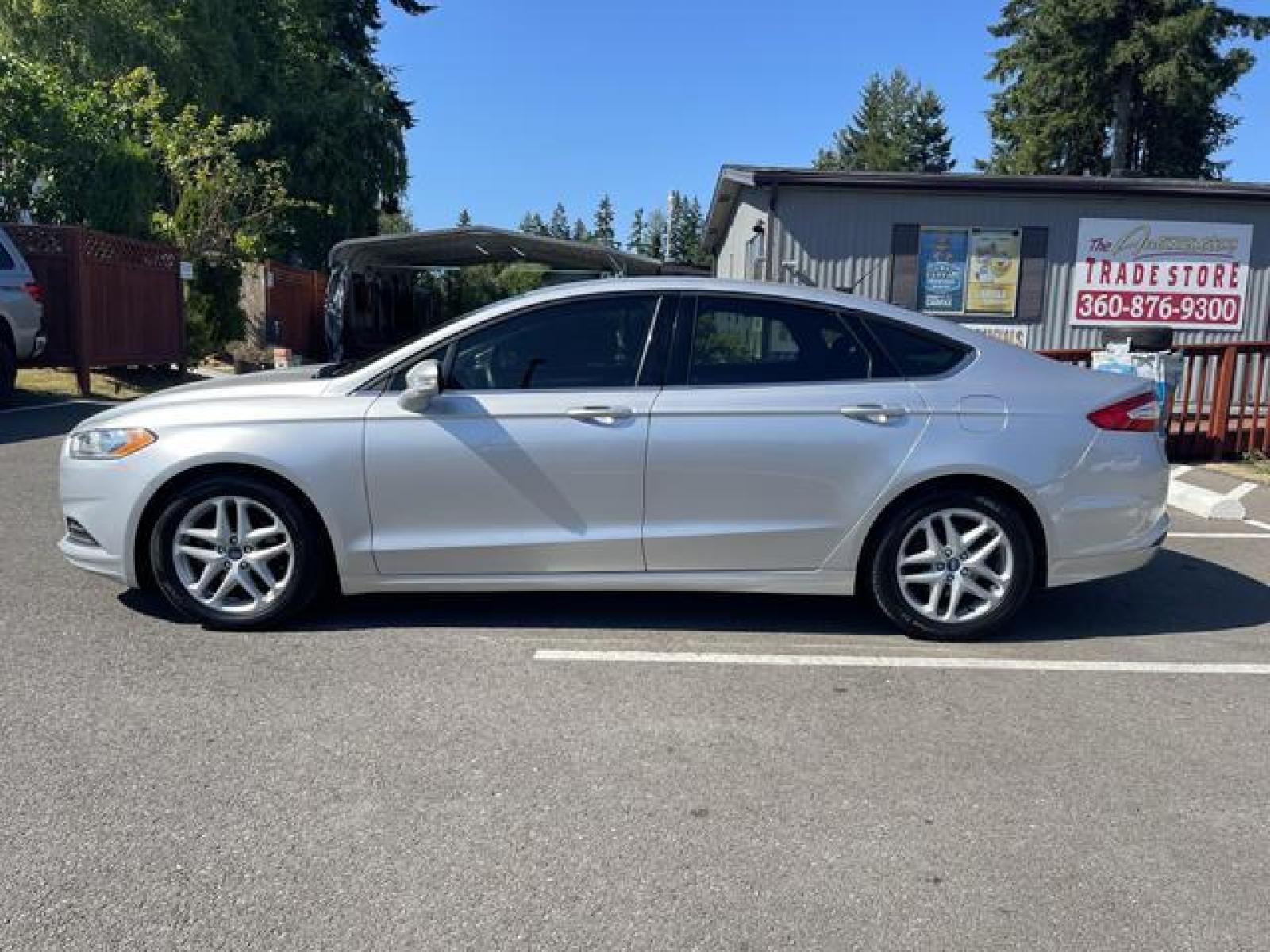 2016 Silver /Black Ford Fusion SE Sedan 4D (3FA6P0H76GR) with an 2.5L L4 DOHC 16V engine, Auto, 6-Spd SelectShift transmission, located at 1283 SE Sedgwick Road, Port Orchard, WA, 98366, (360) 876-9300, 47.505535, -122.635643 - **Dealer Statement: The Trade Store offers the nicest previously owned inventory you'll find of cars, vans, trucks and more. We offer many banks, credit unions and special financing options to fit your needs regardless of your credit, as well as sourcing of specific vehicles for qualified custom - Photo #2
