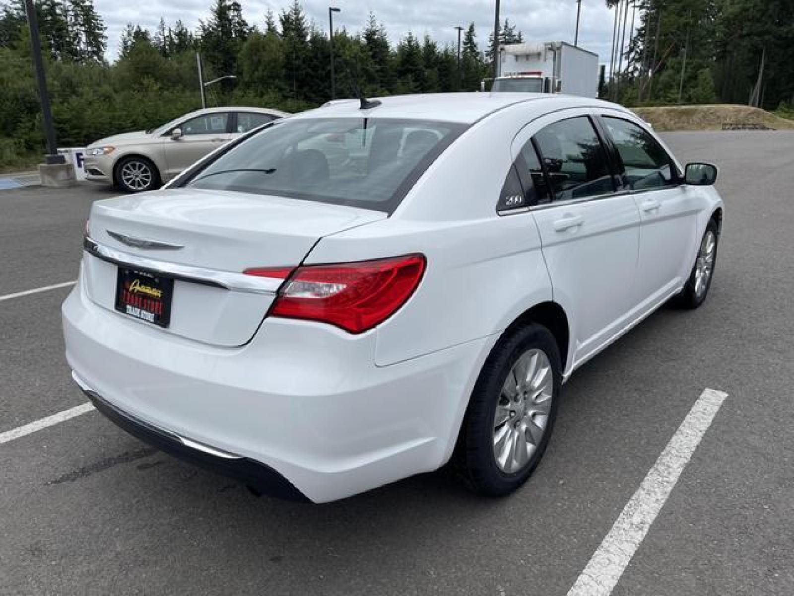 2014 White /Black Chrysler 200 LX Sedan 4D (1C3CCBAB4EN) with an 2.4L L4 DOHC 16V engine, Automatic, 4-Spd transmission, located at 1283 SE Sedgwick Road, Port Orchard, WA, 98366, (360) 876-9300, 47.505535, -122.635643 - **Dealer Statement: The Trade Store offers the nicest previously owned inventory you'll find of cars, vans, trucks and more. We offer many banks, credit unions and special financing options to fit your needs regardless of your credit, as well as sourcing of specific vehicles for qualified custom - Photo #5