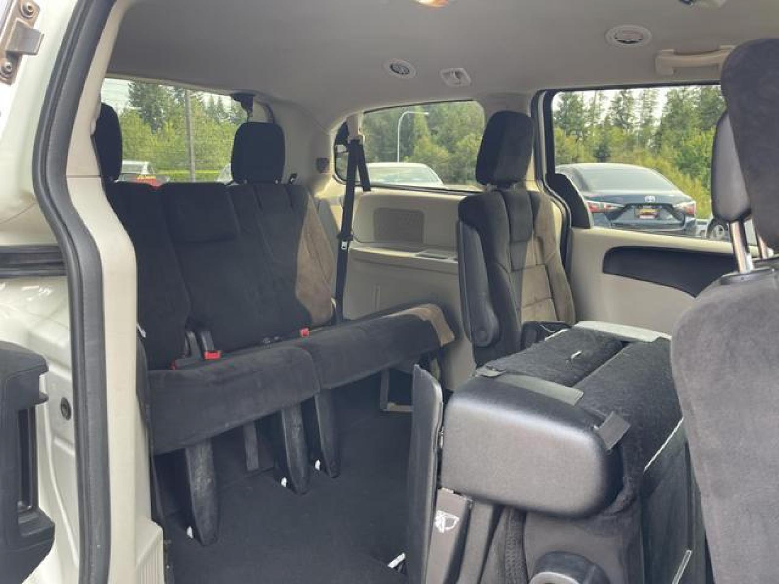 2013 White /Black Dodge Grand Caravan Passenger SXT Minivan 4D (2C4RDGCGXDR) with an 3.6L V6 DOHC 24V engine, Automatic, 6-Spd transmission, located at 1283 SE Sedgwick Road, Port Orchard, WA, 98366, (360) 876-9300, 47.505535, -122.635643 - **Dealer Statement: The Trade Store offers the nicest previously owned inventory you'll find of cars, vans, trucks and more. We offer many banks, credit unions and special financing options to fit your needs regardless of your credit, as well as sourcing of specific vehicles for qualified custom - Photo #13