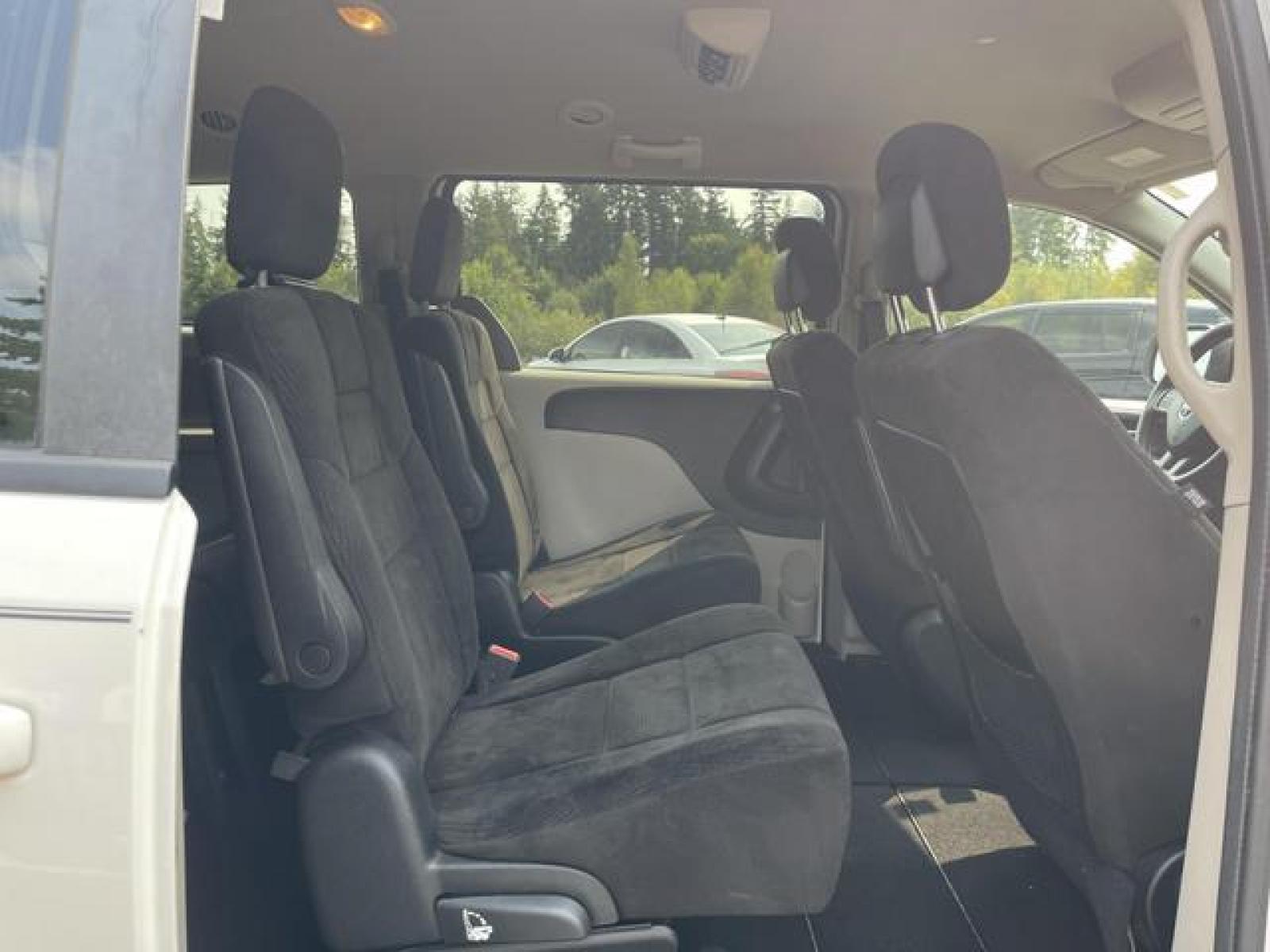 2013 White /Black Dodge Grand Caravan Passenger SXT Minivan 4D (2C4RDGCGXDR) with an 3.6L V6 DOHC 24V engine, Automatic, 6-Spd transmission, located at 1283 SE Sedgwick Road, Port Orchard, WA, 98366, (360) 876-9300, 47.505535, -122.635643 - **Dealer Statement: The Trade Store offers the nicest previously owned inventory you'll find of cars, vans, trucks and more. We offer many banks, credit unions and special financing options to fit your needs regardless of your credit, as well as sourcing of specific vehicles for qualified custom - Photo #14
