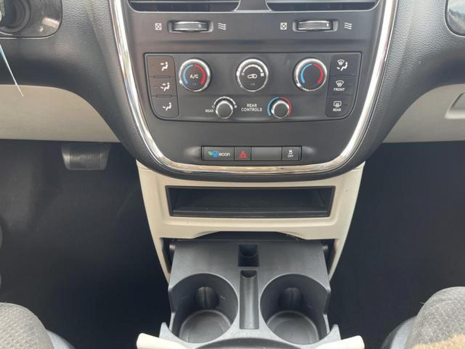 2013 White /Black Dodge Grand Caravan Passenger SXT Minivan 4D (2C4RDGCGXDR) with an 3.6L V6 DOHC 24V engine, Automatic, 6-Spd transmission, located at 1283 SE Sedgwick Road, Port Orchard, WA, 98366, (360) 876-9300, 47.505535, -122.635643 - **Dealer Statement: The Trade Store offers the nicest previously owned inventory you'll find of cars, vans, trucks and more. We offer many banks, credit unions and special financing options to fit your needs regardless of your credit, as well as sourcing of specific vehicles for qualified custom - Photo #21