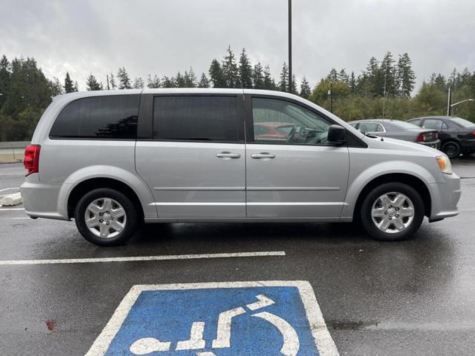 2012 Silver /Black Dodge Grand Caravan Passenger SE Minivan 4D (2C4RDGBG8CR) with an 3.6L V6 DOHC 24V engine, Automatic, 6-Spd transmission, located at 1283 SE Sedgwick Road, Port Orchard, WA, 98366, (360) 876-9300, 47.505535, -122.635643 - **Dealer Statement: The Trade Store offers the nicest previously owned inventory you'll find of cars, vans, trucks and more. We offer many banks, credit unions and special financing options to fit your needs regardless of your credit, as well as sourcing of specific vehicles for qualified custom - Photo #0