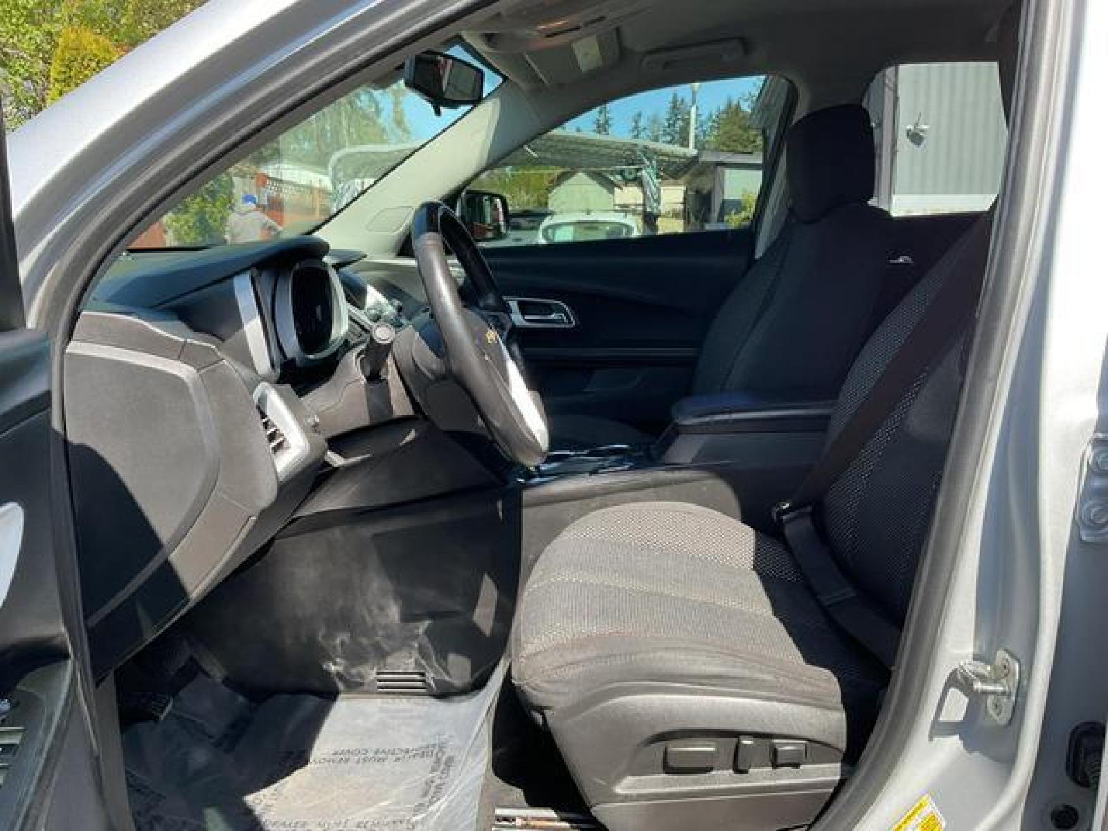 2017 Silver /Black Chevrolet Equinox LT Sport Utility 4D (2GNFLFEK7H6) , Auto, 6-Spd w/OD transmission, located at 1283 SE Sedgwick Road, Port Orchard, WA, 98366, (360) 876-9300, 47.505535, -122.635643 - **Dealer Statement: The Trade Store offers the nicest previously owned inventory you'll find of cars, vans, trucks and more. We offer many banks, credit unions and special financing options to fit your needs regardless of your credit, as well as sourcing of specific vehicles for qualified custom - Photo #8
